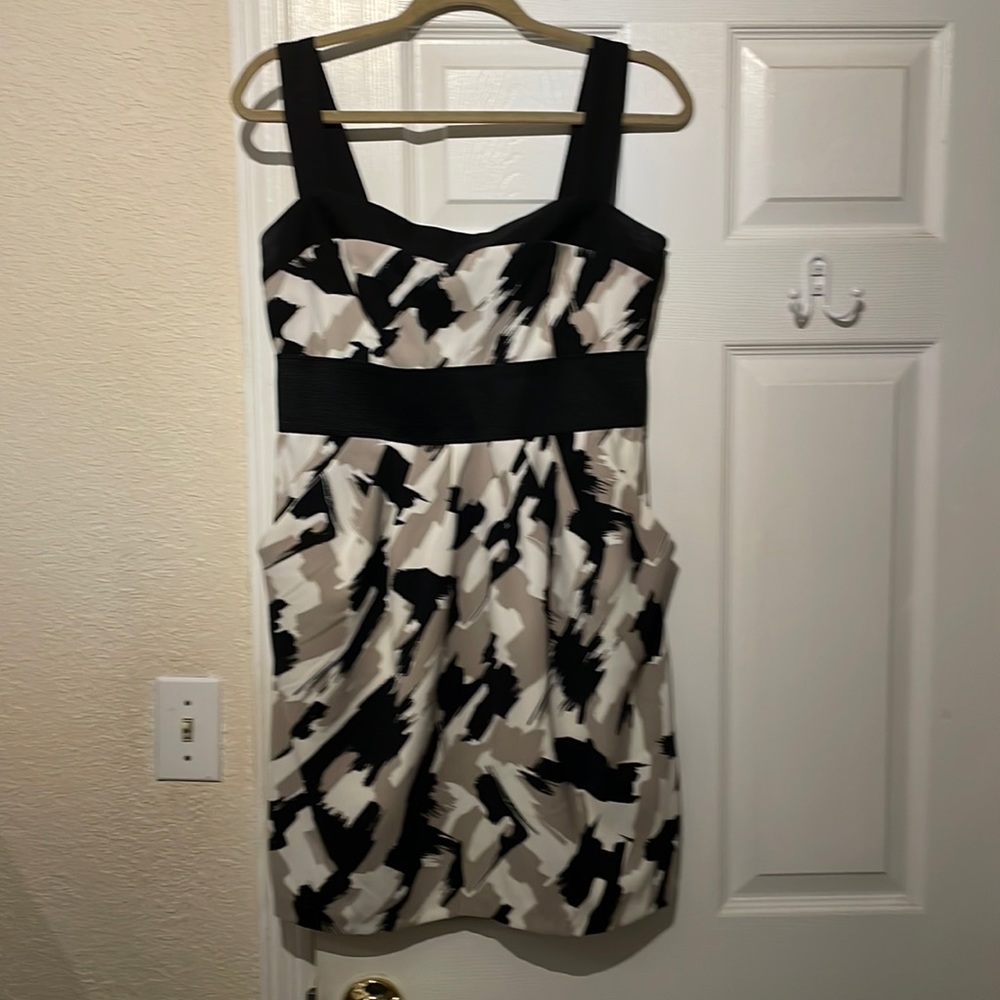 Beautiful Juniors Elegant Dress with side pockets
